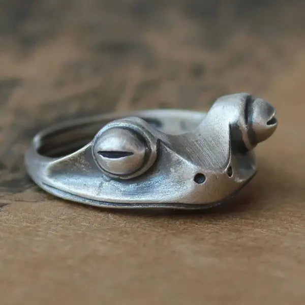 Retro Cute Frog Stud Earrings