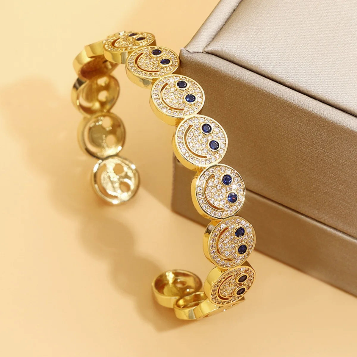 😊 Smile Zircon Cuff Bracelet