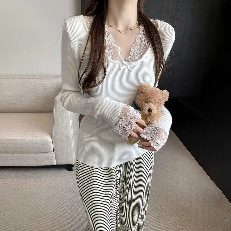 Lace Panel V-Neck Slim Sweater