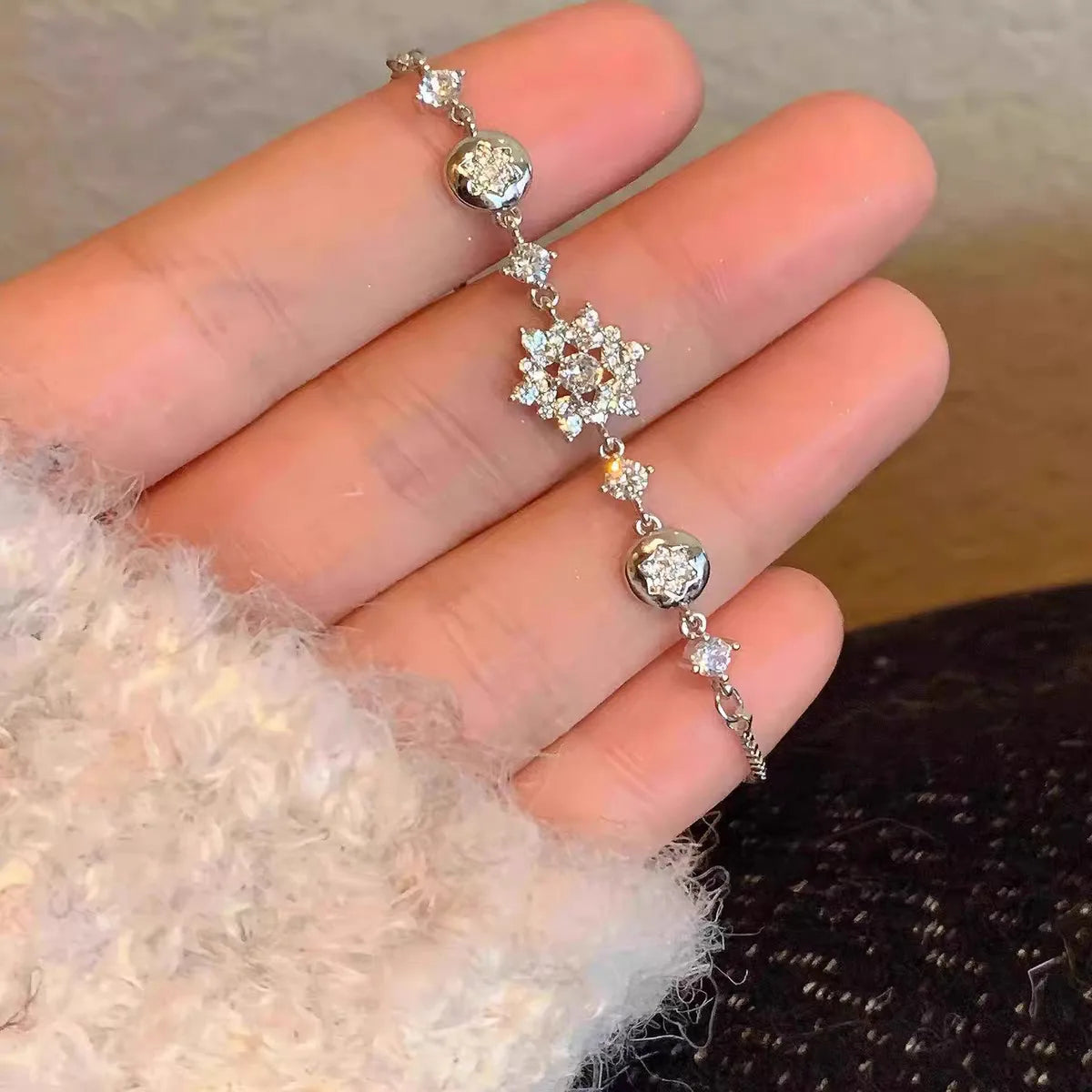 🌸 Zircon Flower Alloy Bracelet