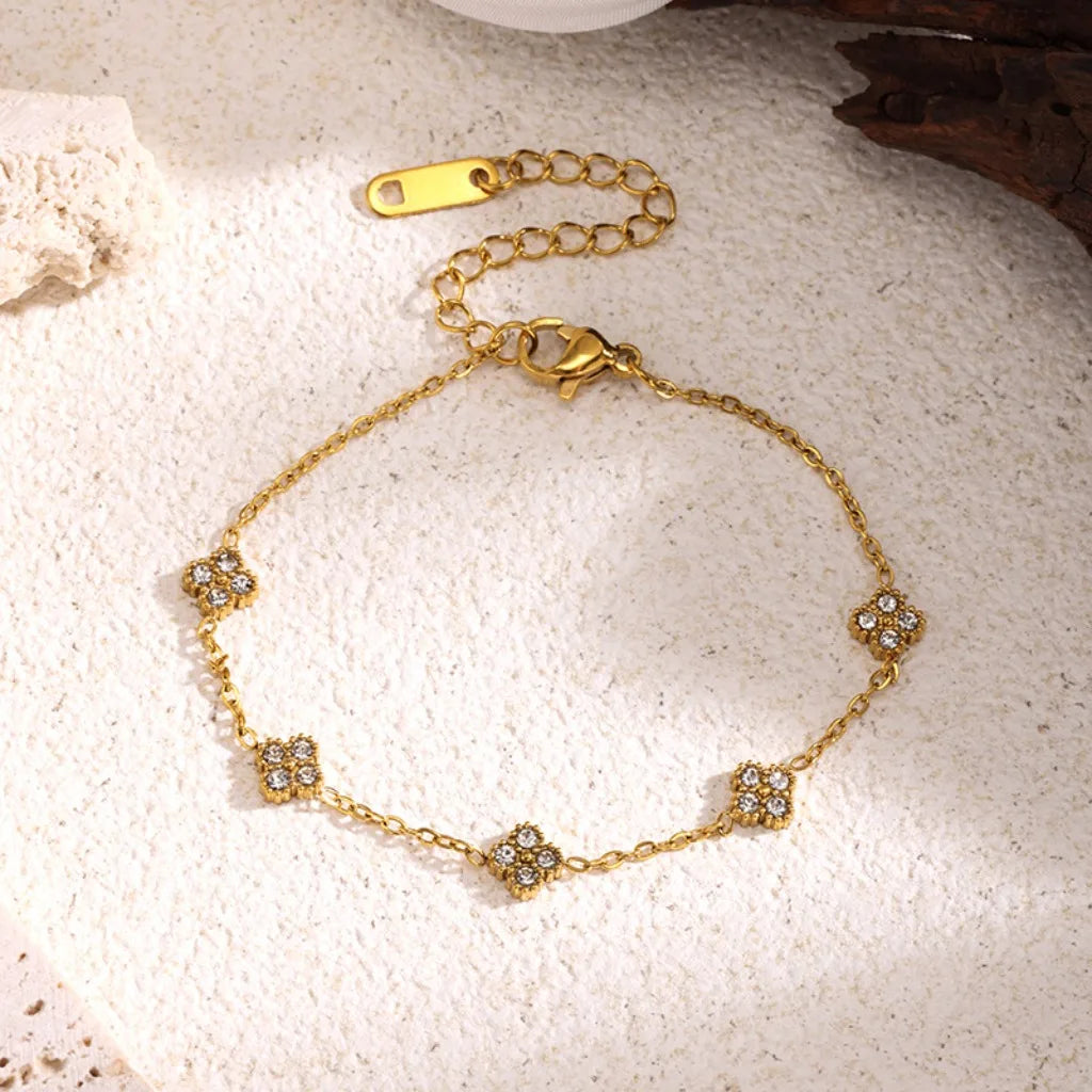 🌸 Gold Flower Zircon Bracelet