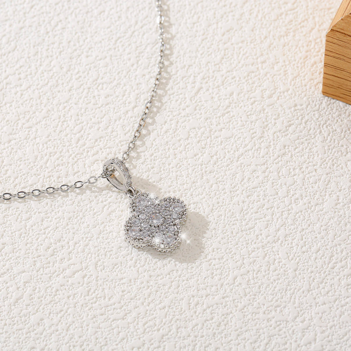 🍀 Four Leaf Clover Zircon Necklace