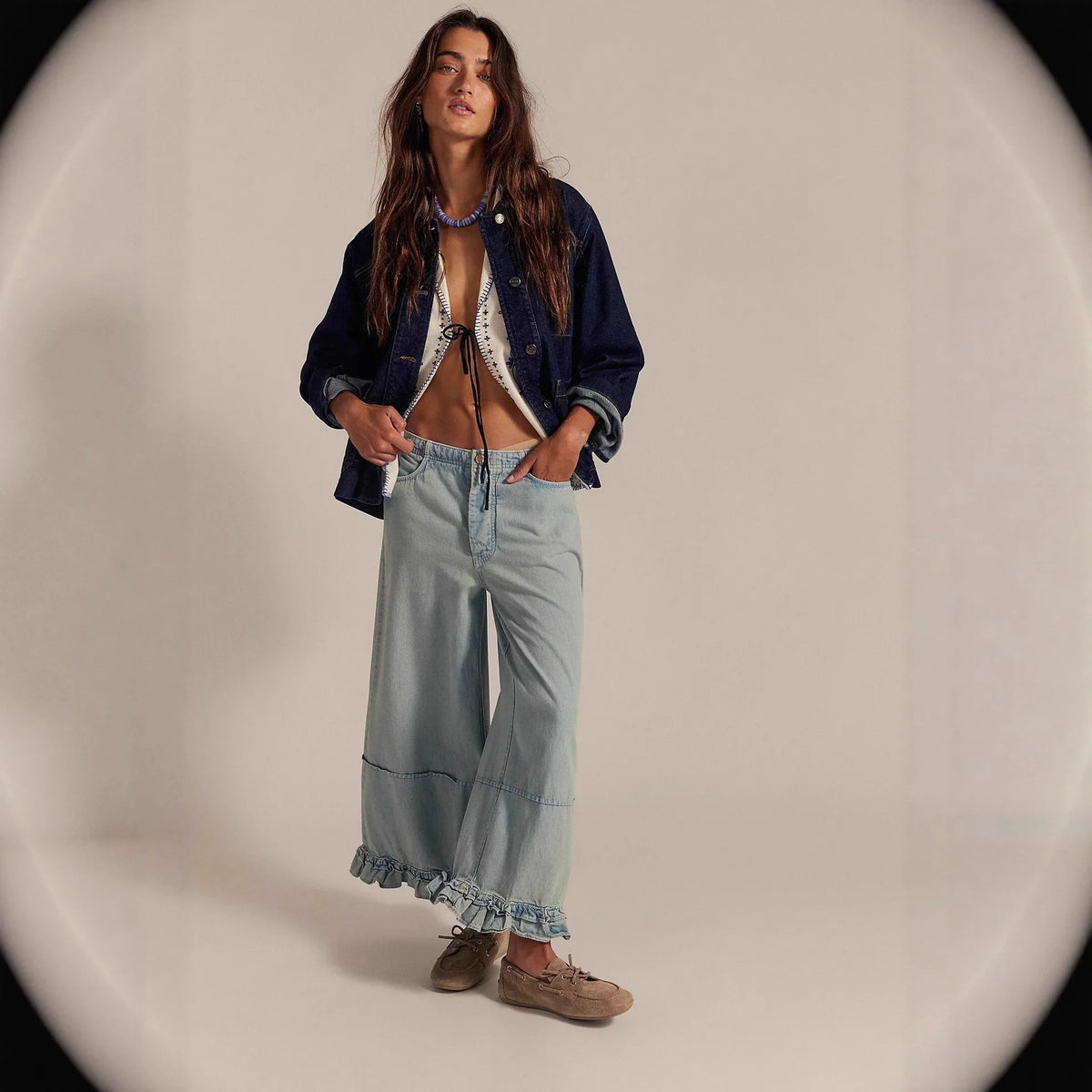 Lace Trim Cropped Wide-Leg Jeans