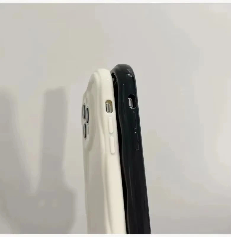 〰️ جراب شفاف بإطار مموج