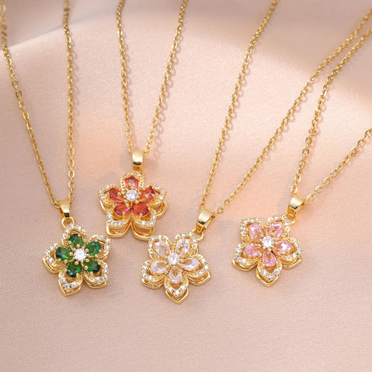 🌺 Rotatable Flower Zircon Pendant Necklace