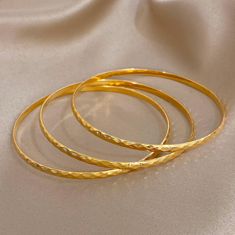 ⭕ Minimalist Thin Round Stainless Steel Bangle