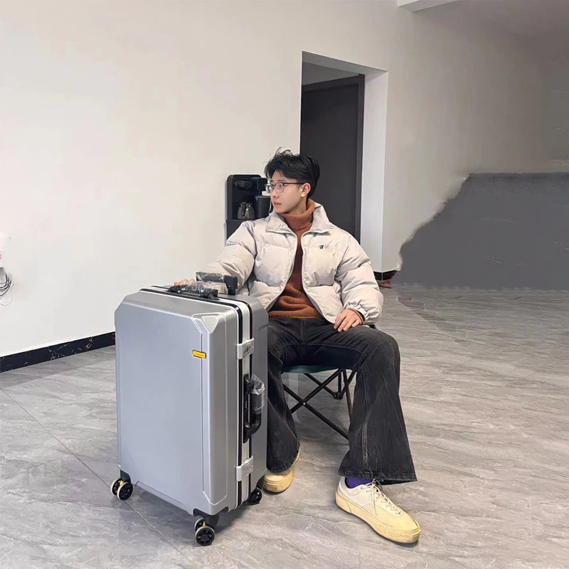 Aluminum Frame Spinner Suitcase