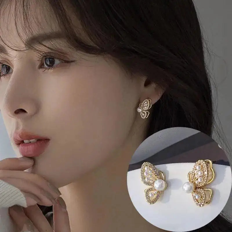 Heart Pearl Stud Earrings