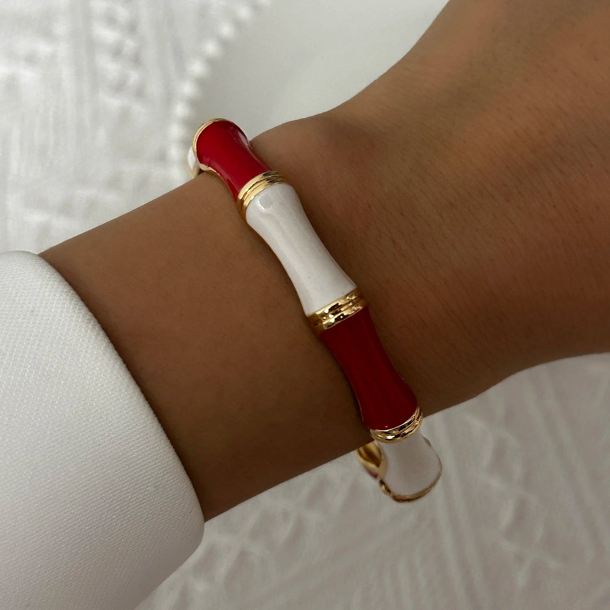 🌸 Vintage Floral Enamel Bangle