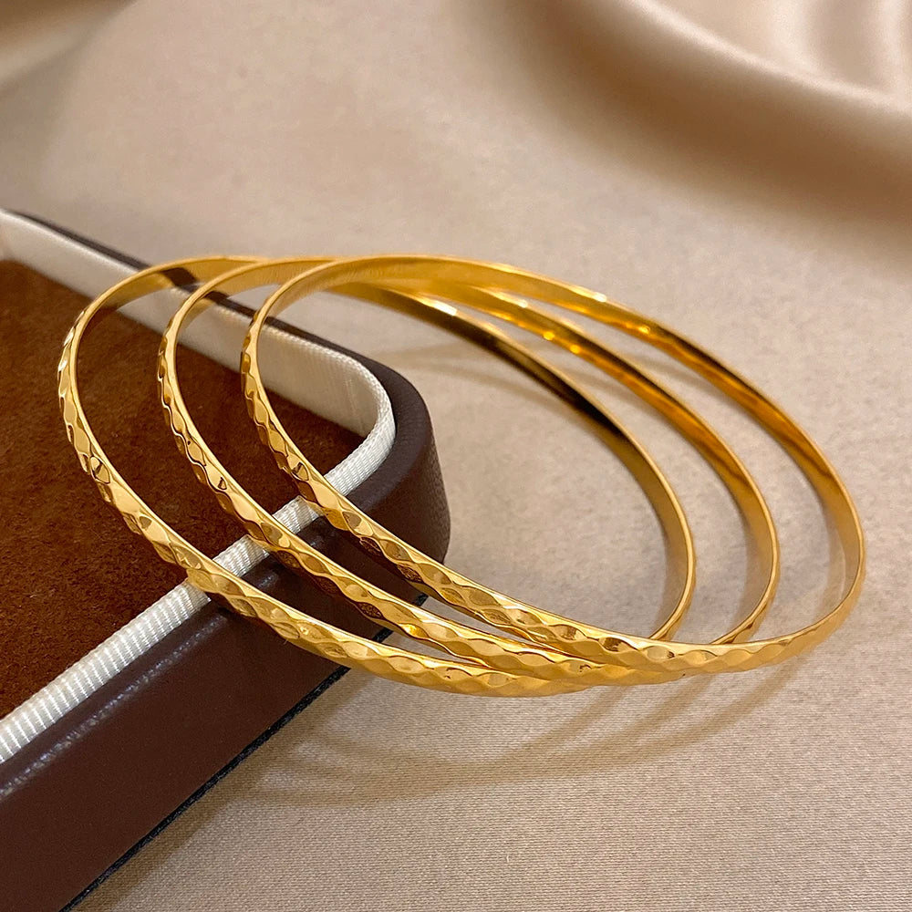 ⭕ Minimalist Thin Round Stainless Steel Bangle