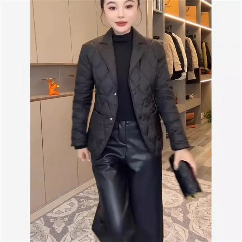 جاكيت نسائي ضيق مبطن