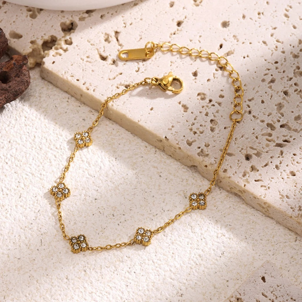 🌸 Gold Flower Zircon Bracelet