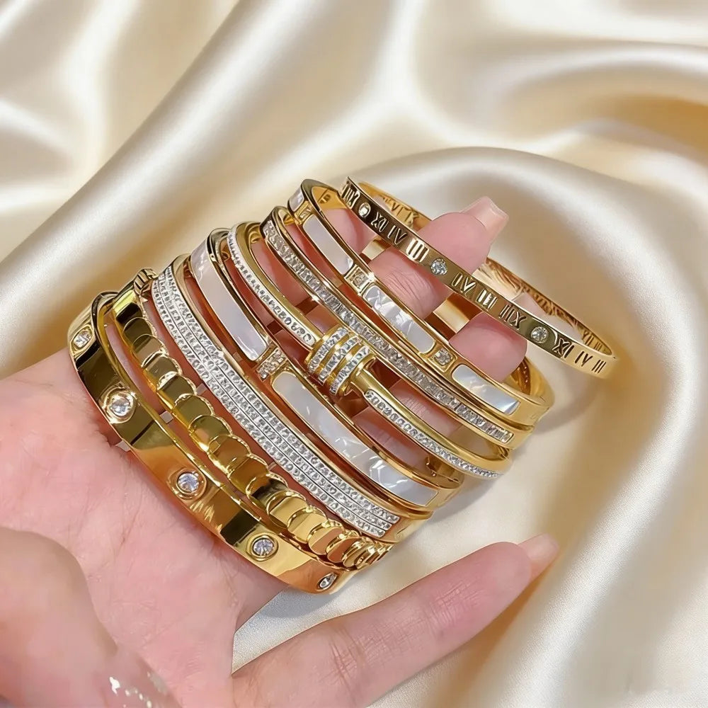 💎 Luxury Gold Plated Stainless Steel Bangle