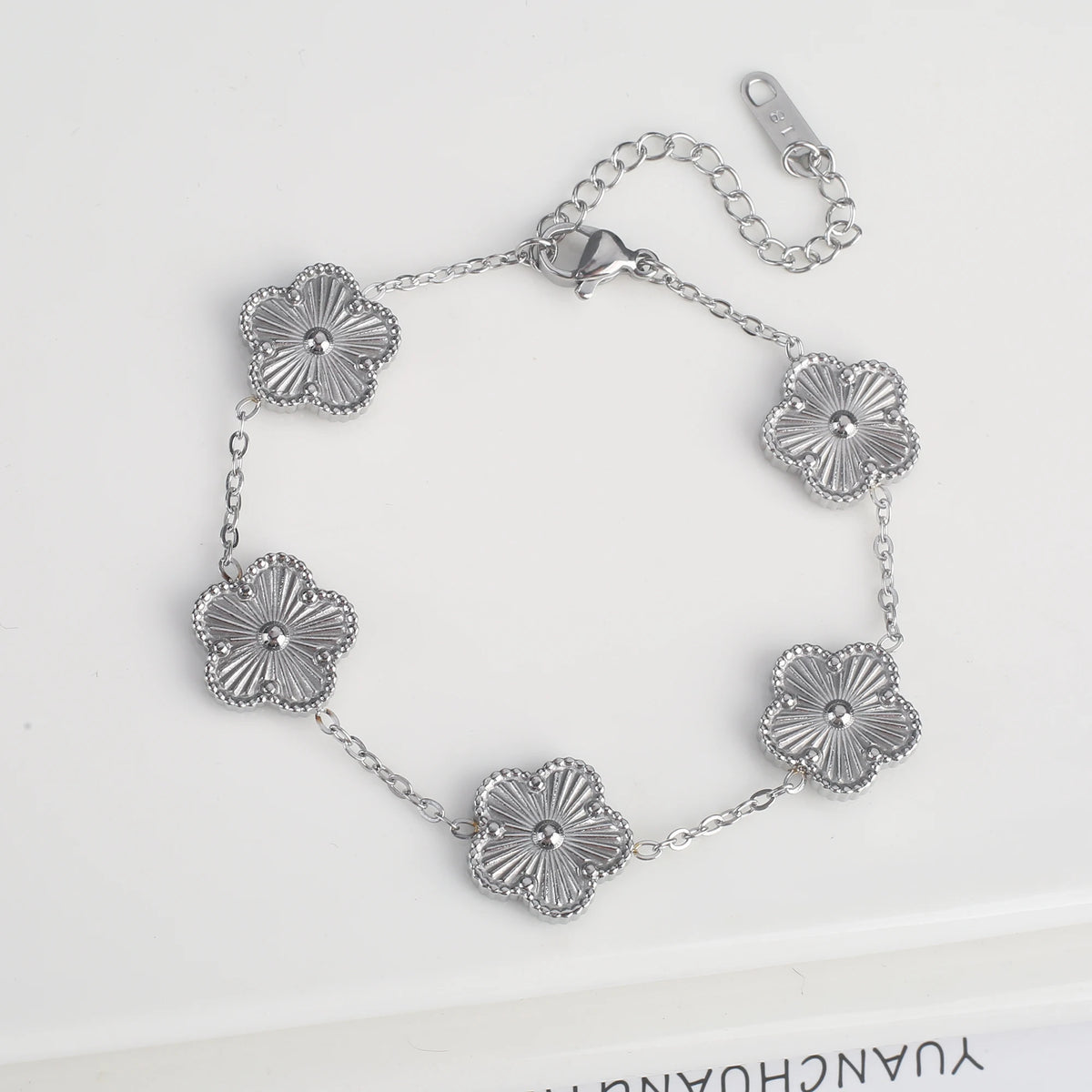 🍀 Five Leaf Clover Stainless Steel Bracelet