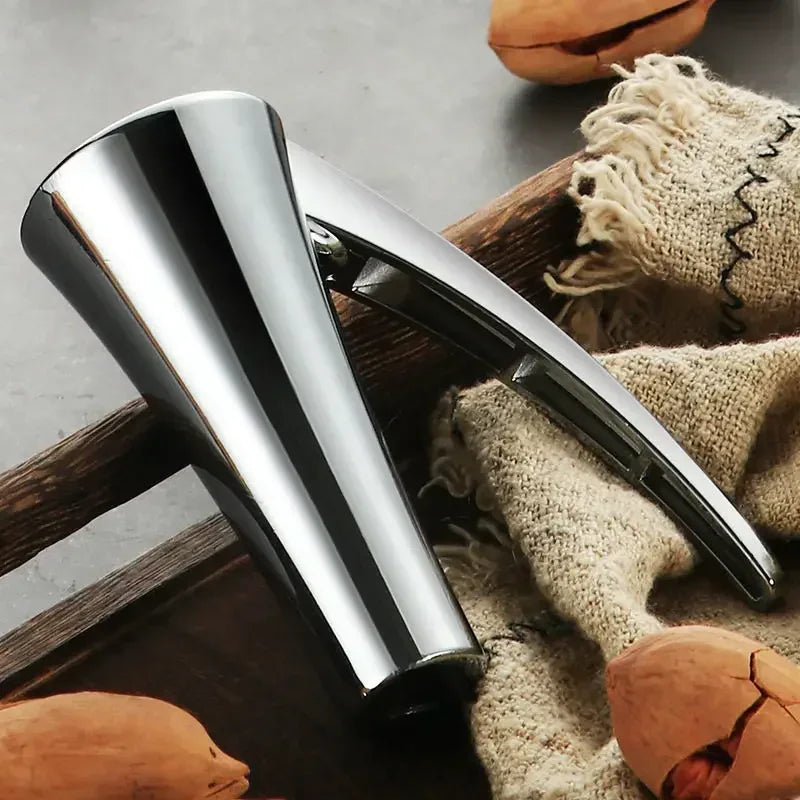 Walnut & Nut Cracker