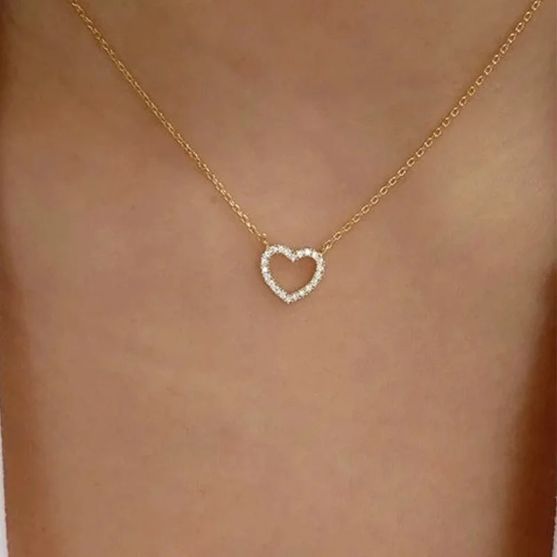 💖 Rhinestone Heart Choker Necklace
