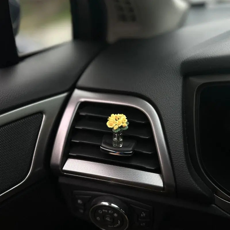 🌸 Mini Flower Vase Car Decoration