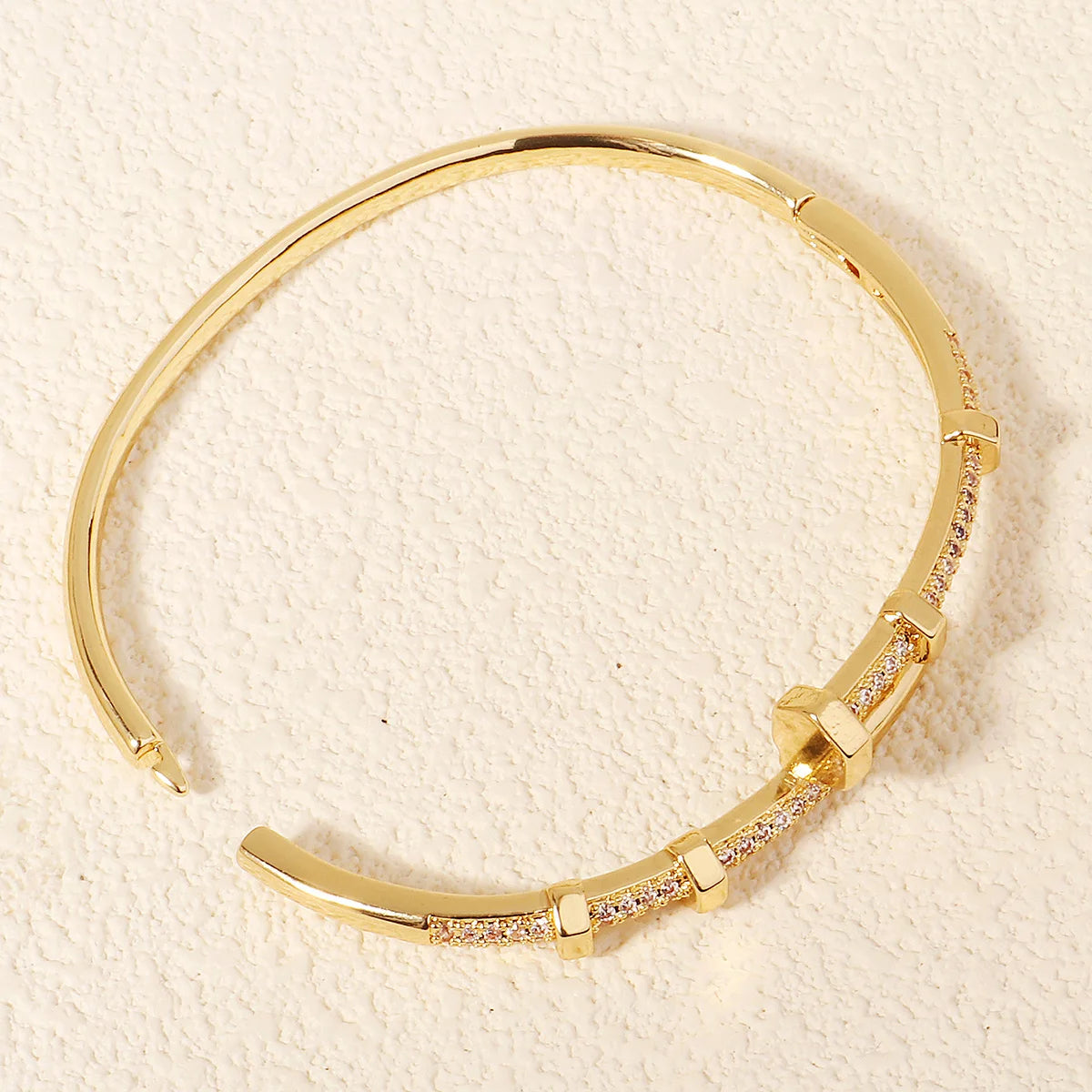 🌸 Zircon Open Bangle Bracelet