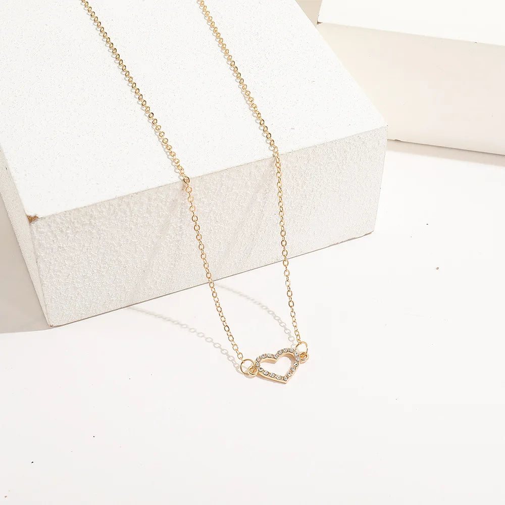 💖 Rhinestone Heart Choker Necklace