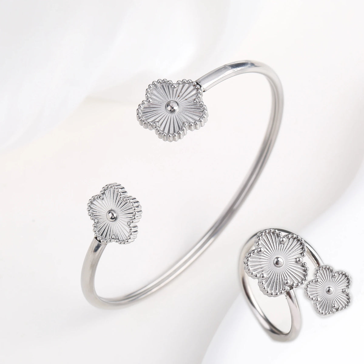 🍀 Lucky Clover Flower Jewelry Set