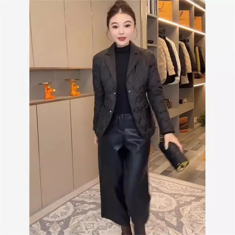 جاكيت نسائي ضيق مبطن