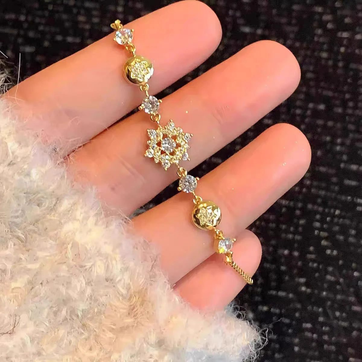 🌸 Zircon Flower Alloy Bracelet