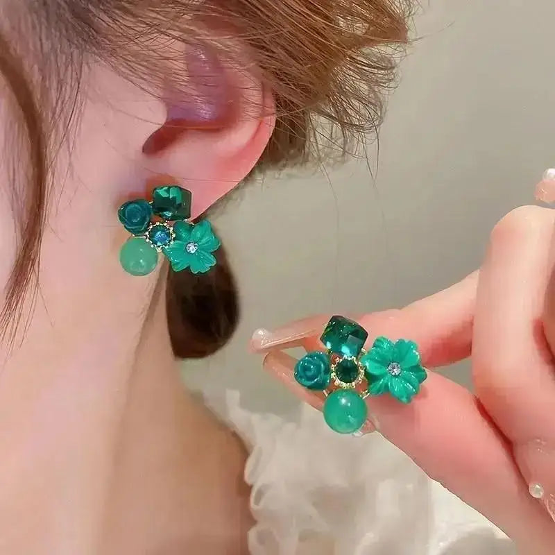 Heart Pearl Stud Earrings