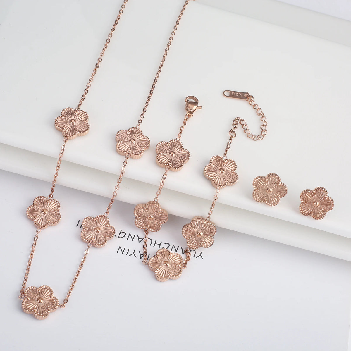 🍀 Five Leaf Clover Stainless Steel Bracelet