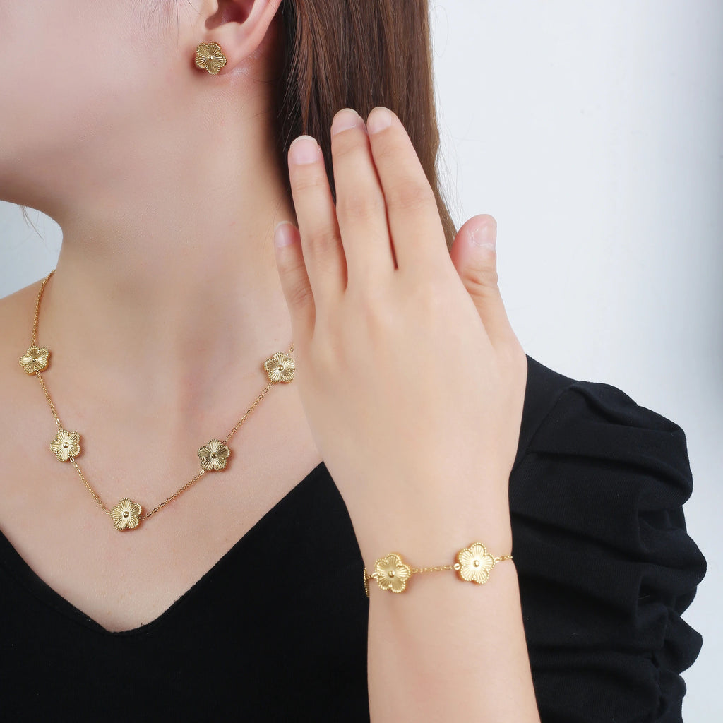 🍀 Five Leaf Clover Stainless Steel Bracelet