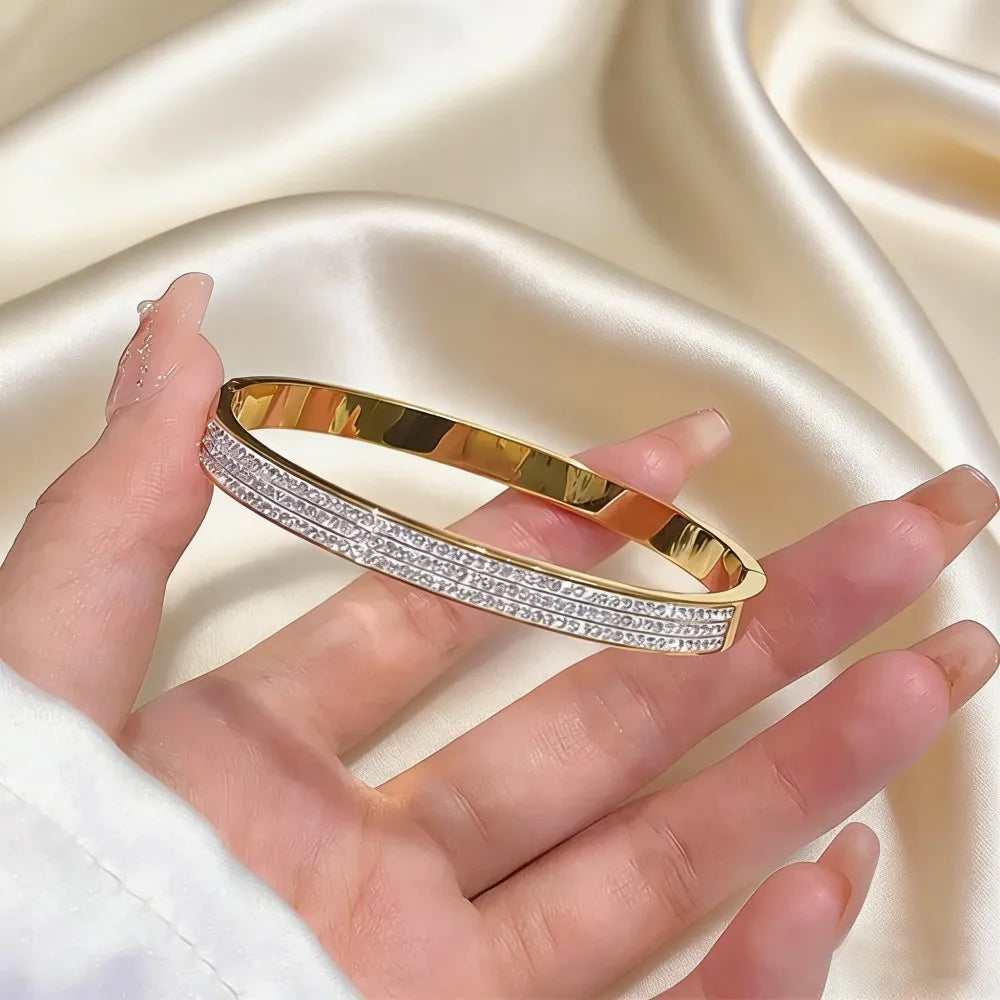 💎 Luxury Gold Plated Stainless Steel Bangle