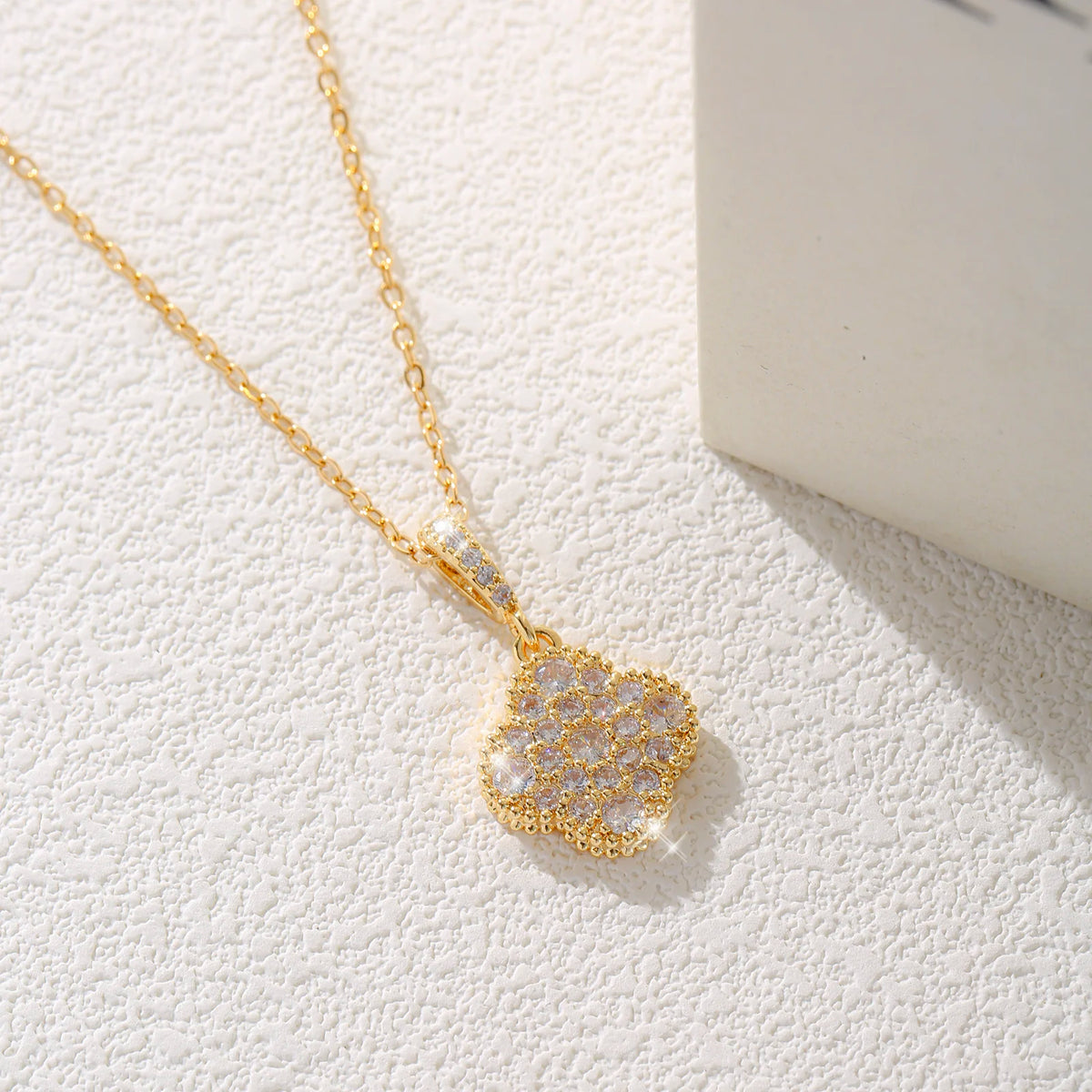🍀 Four Leaf Clover Zircon Necklace