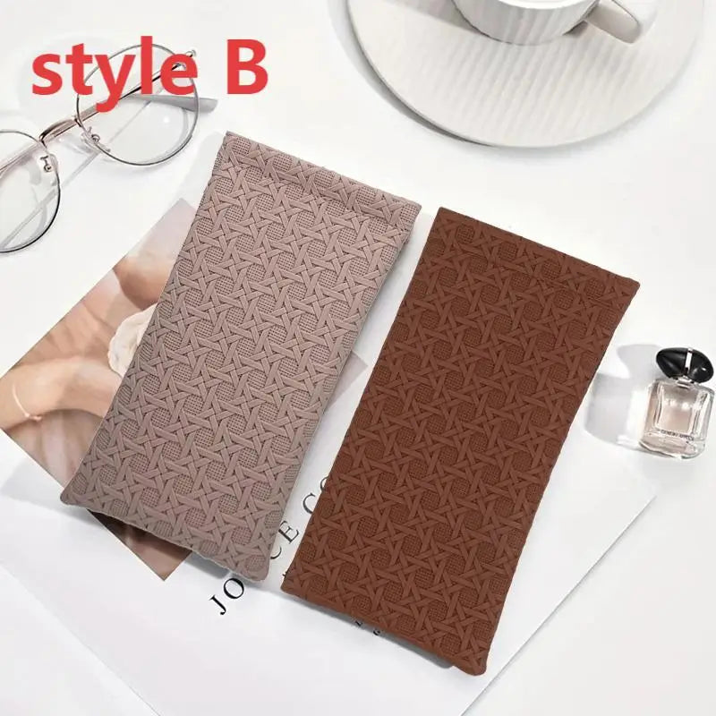 Self-Closing Long Travel Wallet