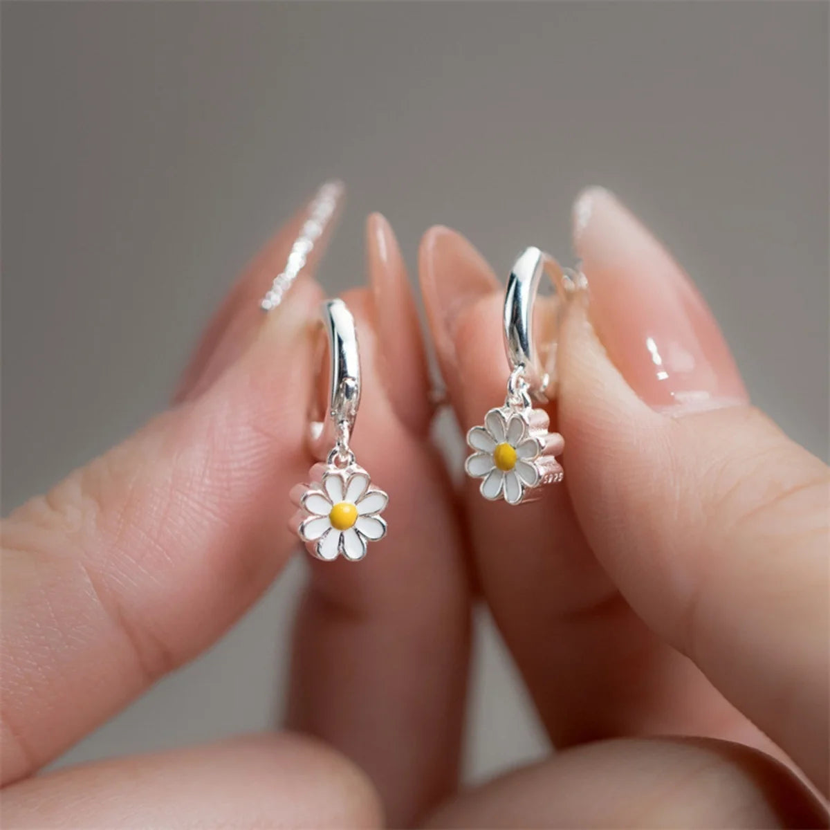 White Daisy Flower Drop Earrings