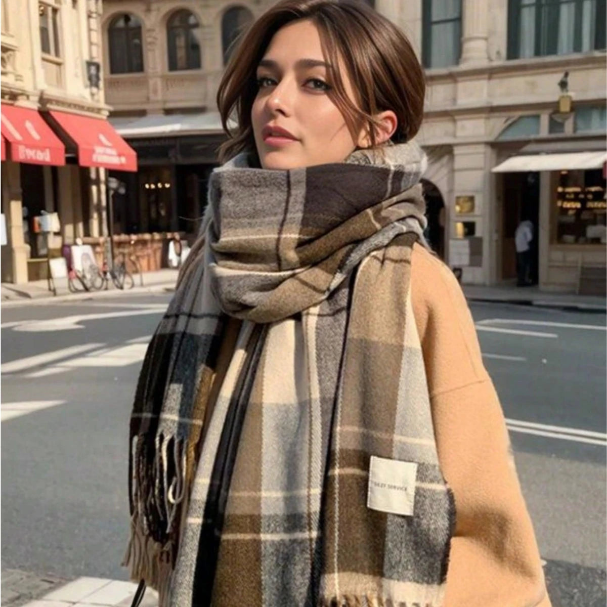 شال كاروهات بريطاني بشراشيب