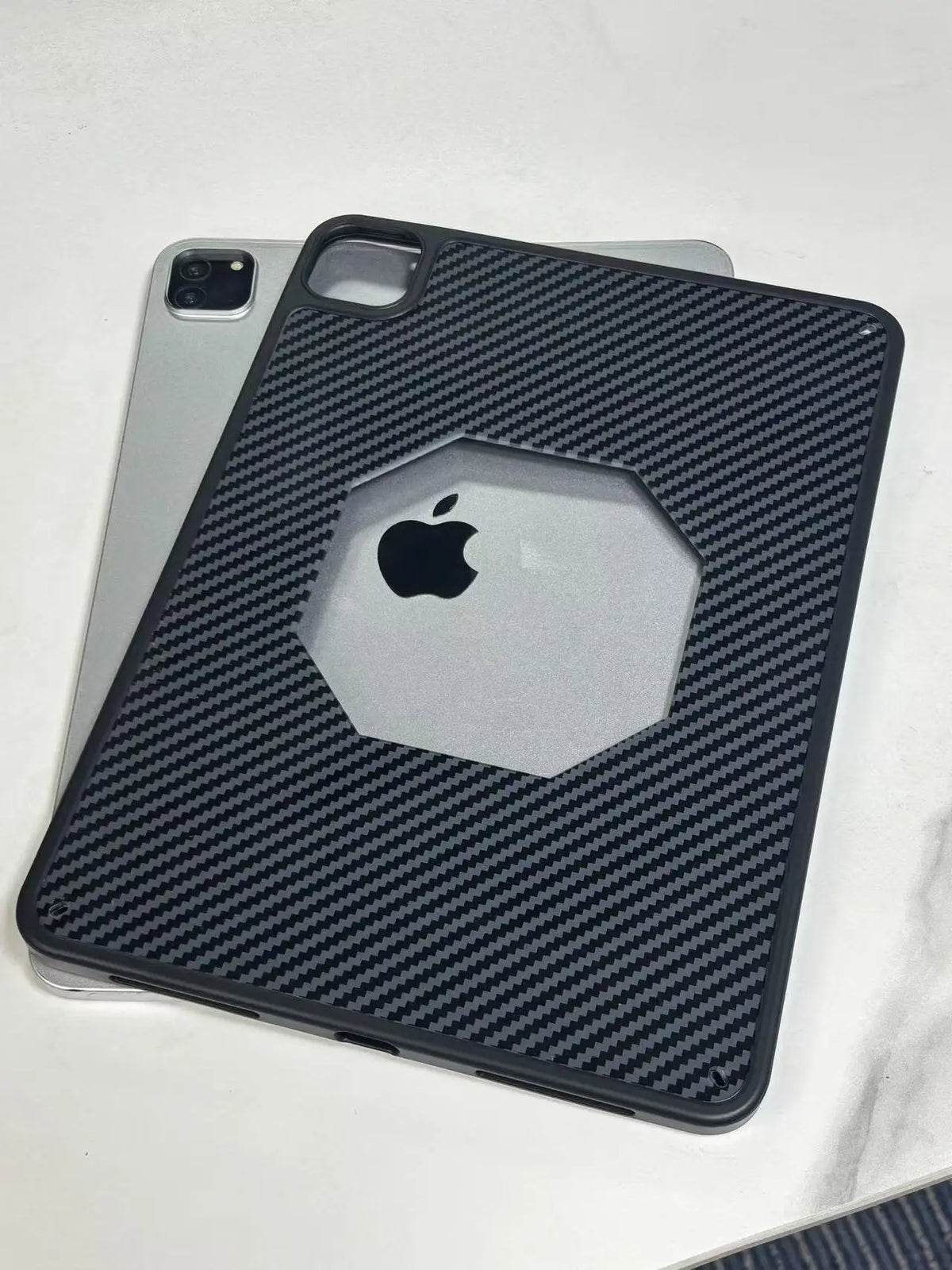 🖤 Carbon Fiber iPad Case