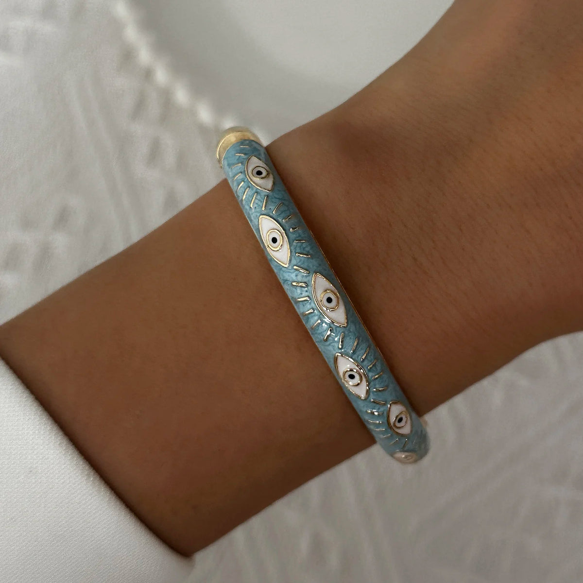🌸 Vintage Floral Enamel Bangle