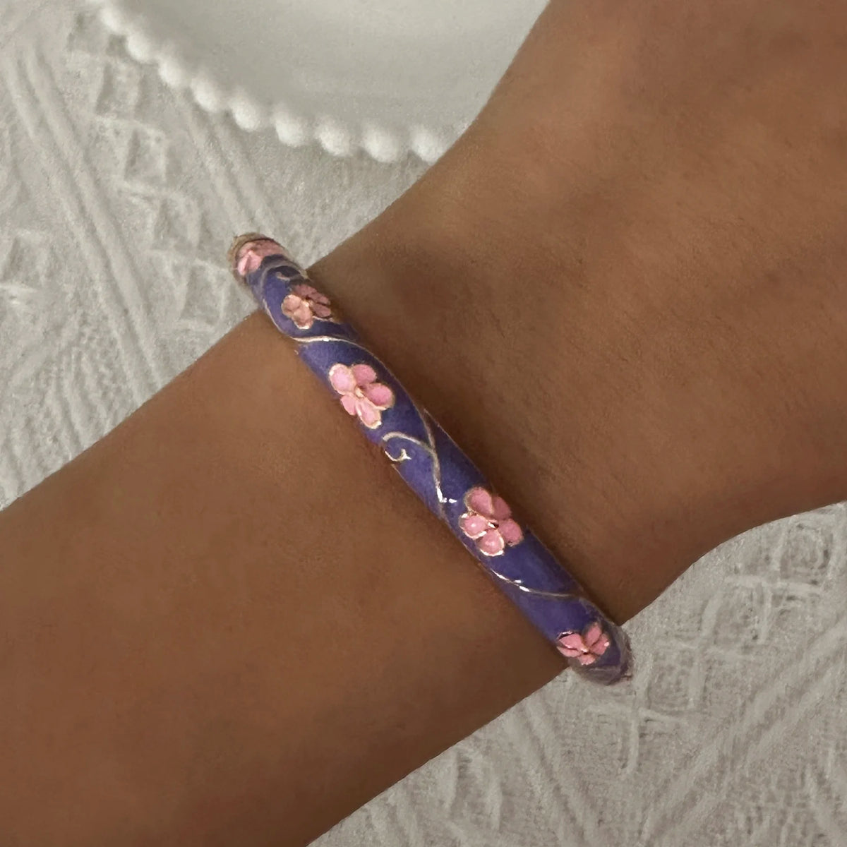 🌸 Vintage Floral Enamel Bangle