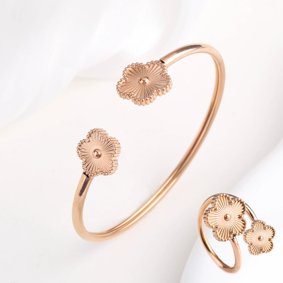 🍀 Lucky Clover Flower Jewelry Set