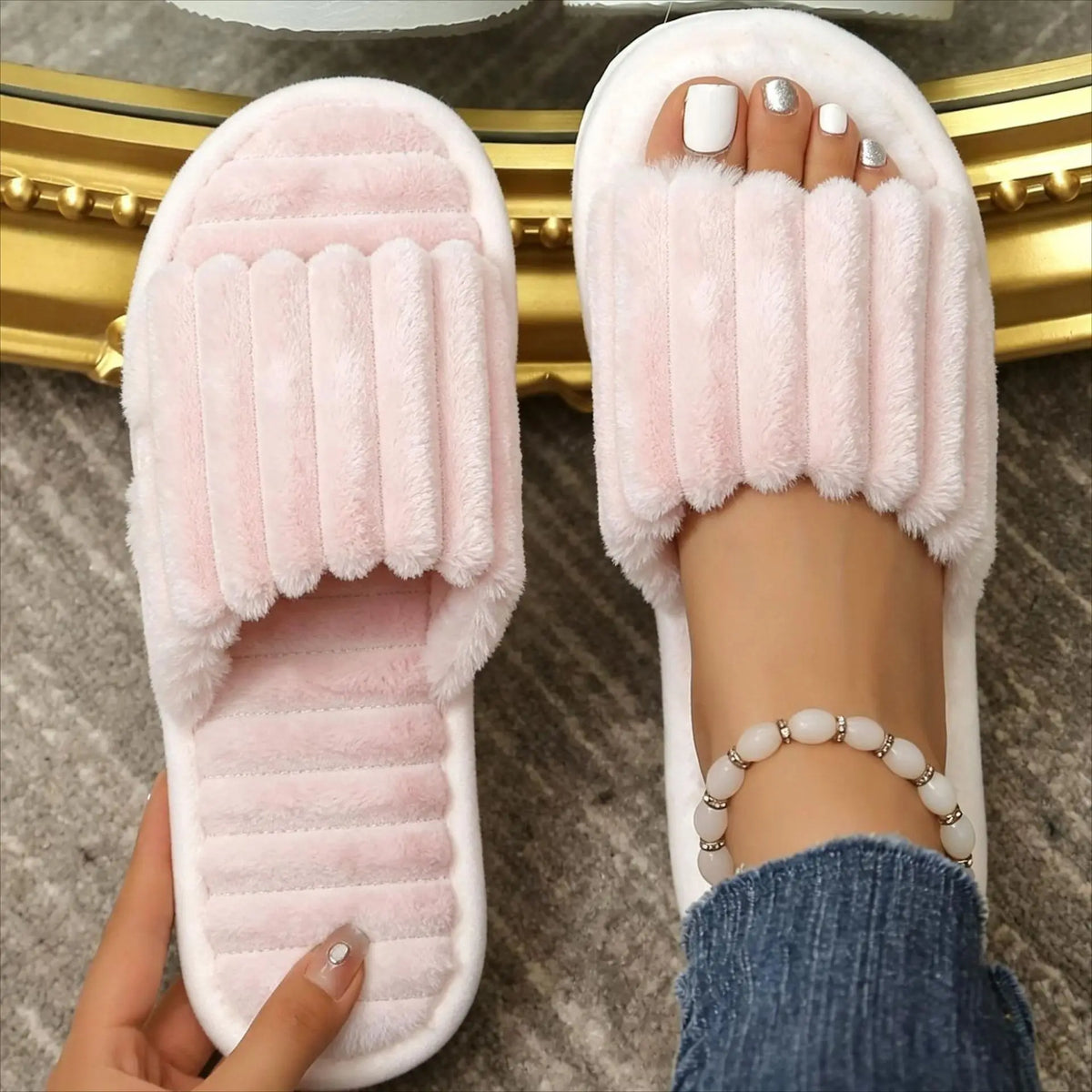 Women's Cozy Fur Slides