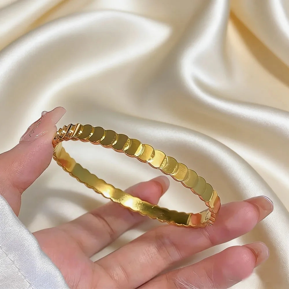 💎 Luxury Gold Plated Stainless Steel Bangle