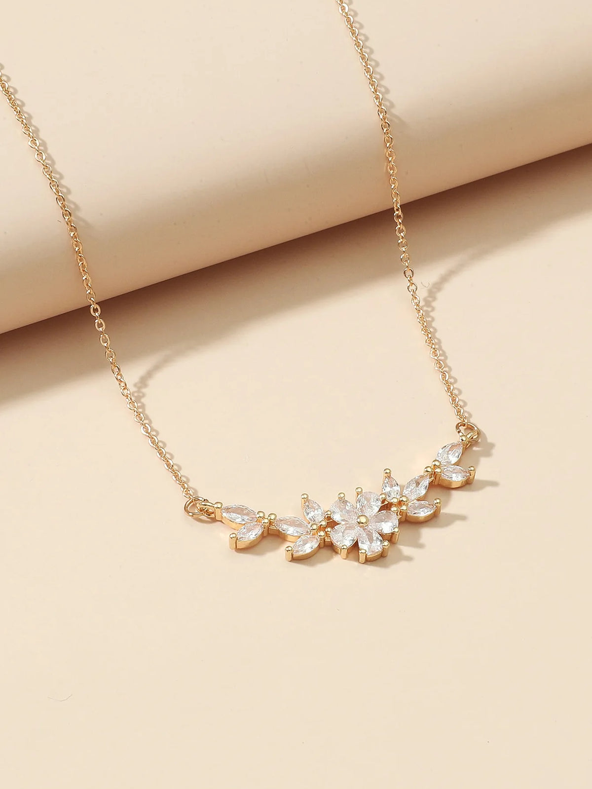 🌸 ZAKOL Zircon Flower Pendant Necklace