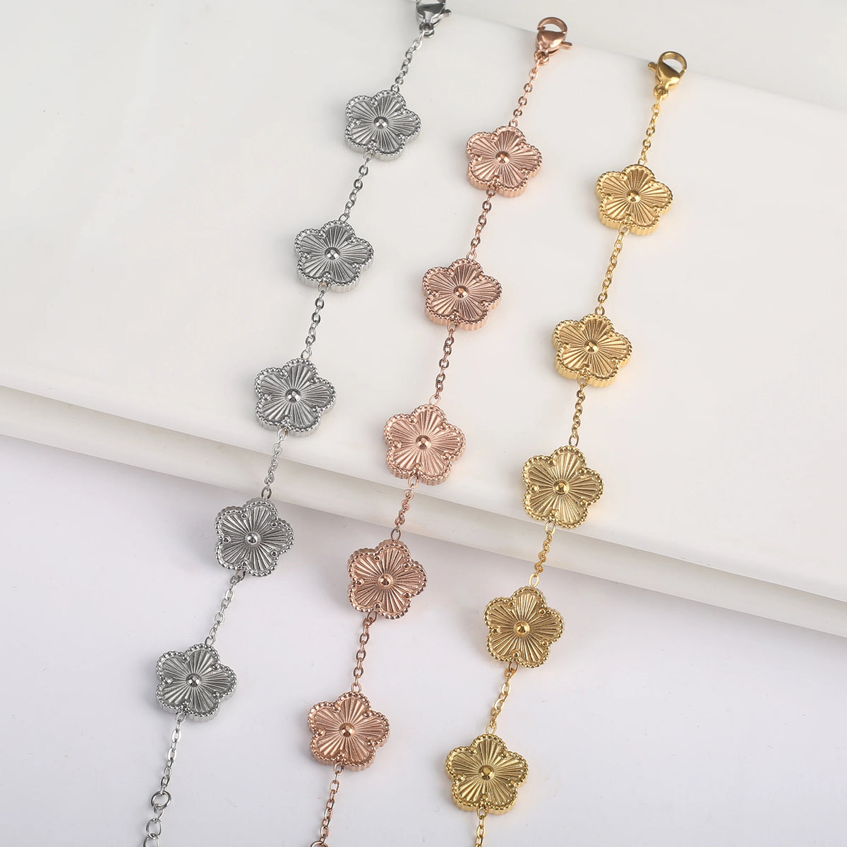 🍀 Five Leaf Clover Stainless Steel Bracelet