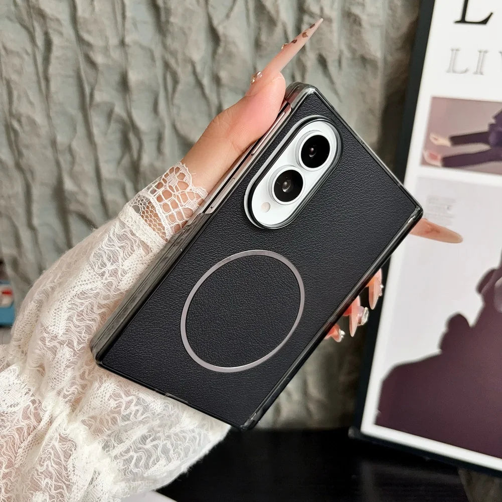 🧵 Pebbled Leather Magnetic Fold Case