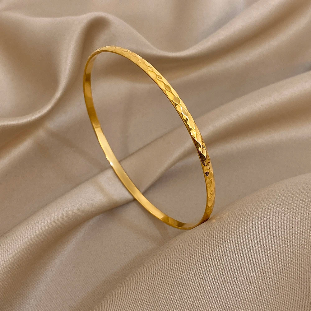 ⭕ Minimalist Thin Round Stainless Steel Bangle