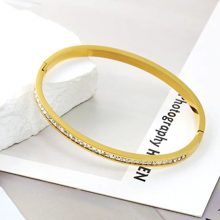 💎 Gold Stainless Steel Zircon Bangle