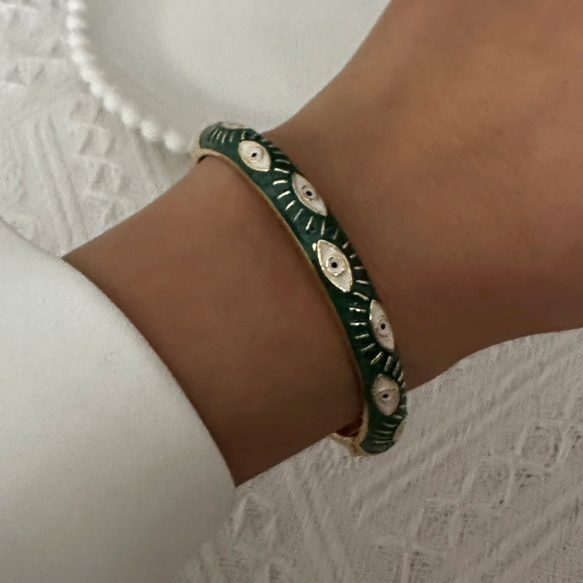 🌸 Vintage Floral Enamel Bangle