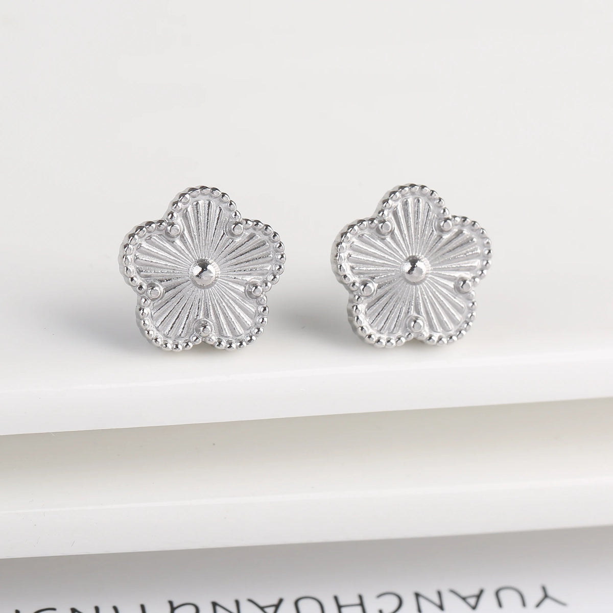 🍀 Five Leaf Clover Stainless Steel Bracelet