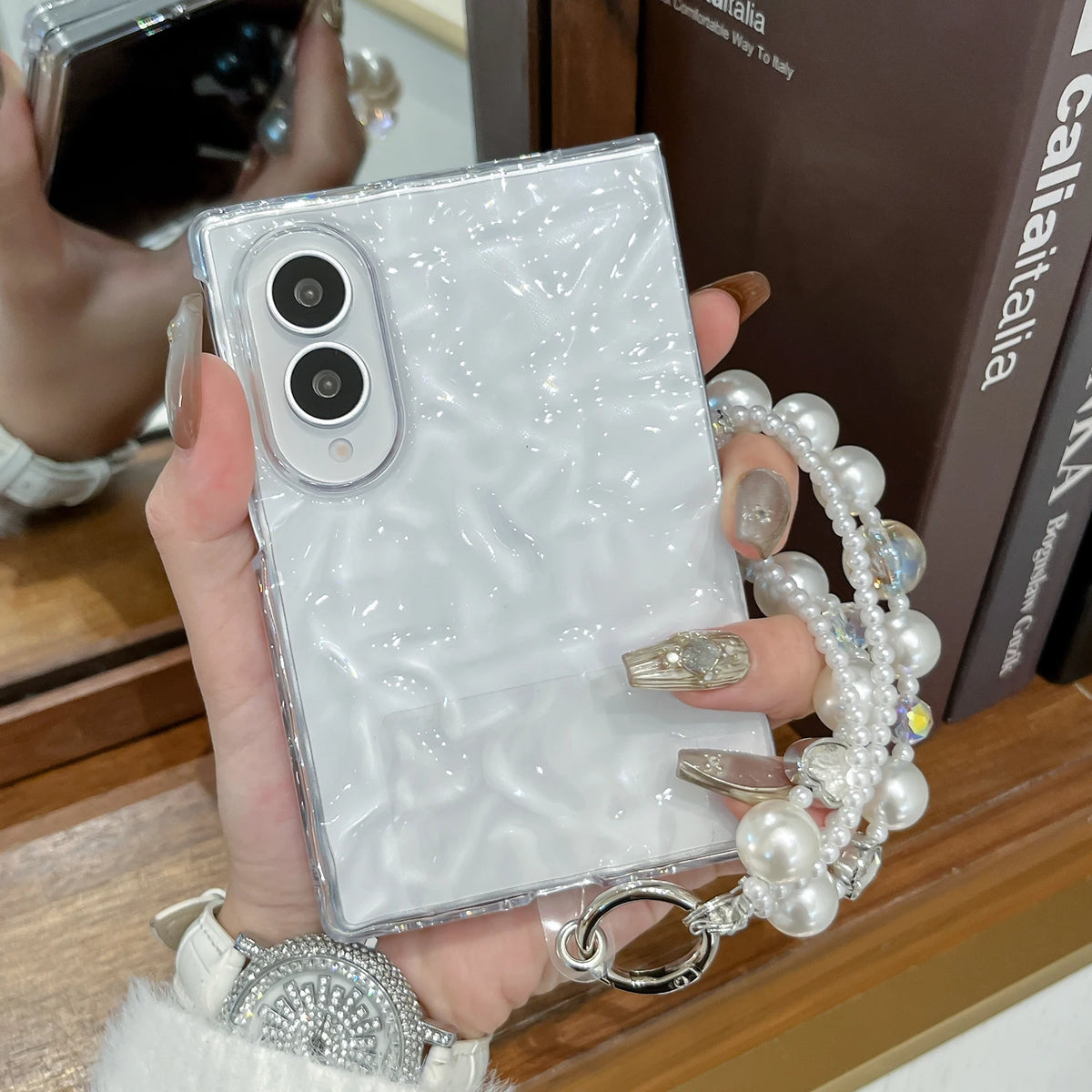 💧 Water Ripple Pearl Bracelet Case
